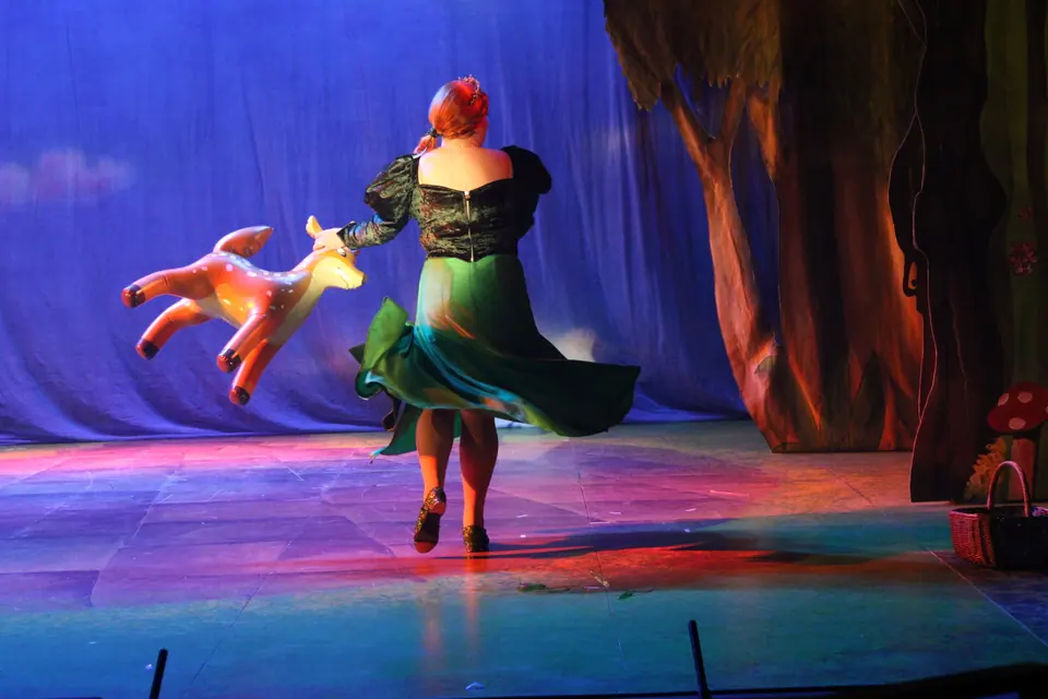 Willenhall Musical Theatre Company's 2023 production of Shrek the Musical at Dormston Mill Theatre, Sedgley. Photograph 91 of 165.