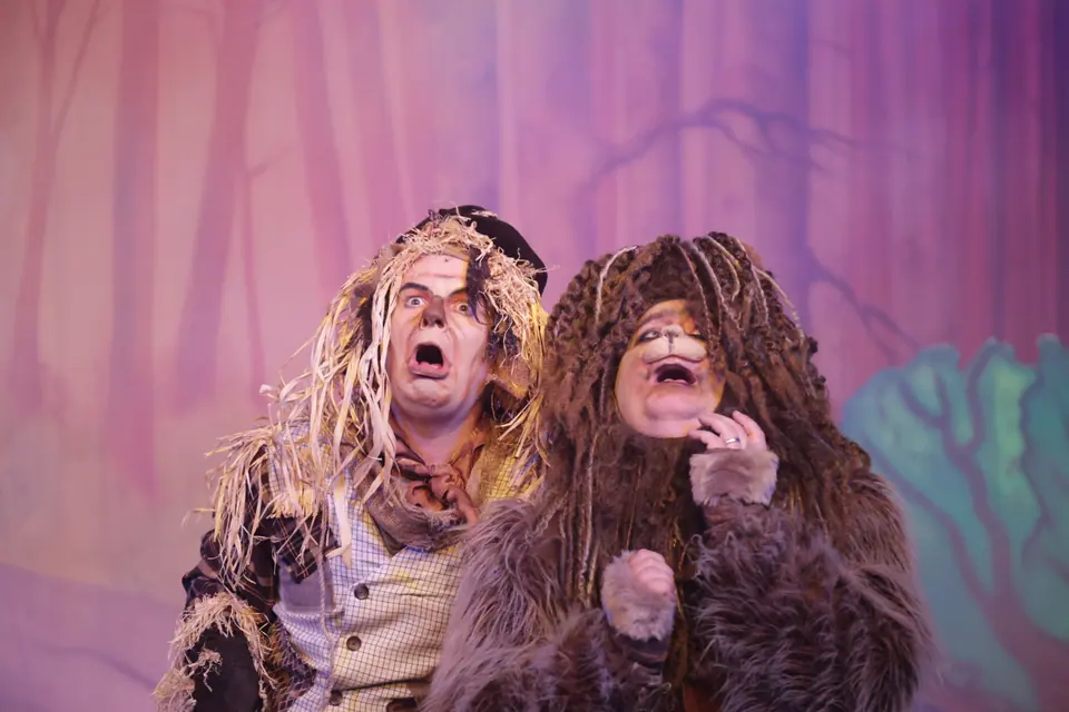 Willenhall Musical Theatre Company's 2025 production of The Wizard of Oz at Dormston Mill Theatre, Sedgley. Photograph 102 of 236.