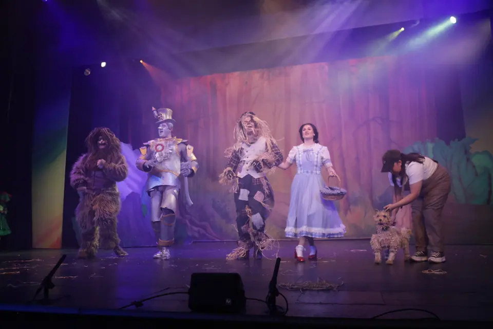 Willenhall Musical Theatre Company's 2025 production of The Wizard of Oz at Dormston Mill Theatre, Sedgley. Photograph 105 of 236.