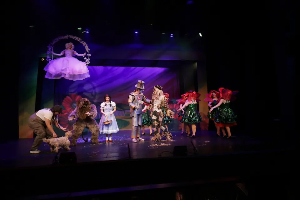 Willenhall Musical Theatre Company's 2025 production of The Wizard of Oz at Dormston Mill Theatre, Sedgley. Photograph 116 of 236.