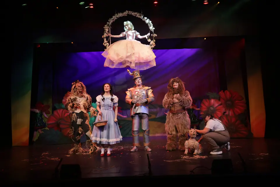 Willenhall Musical Theatre Company's 2025 production of The Wizard of Oz at Dormston Mill Theatre, Sedgley. Photograph 117 of 236.