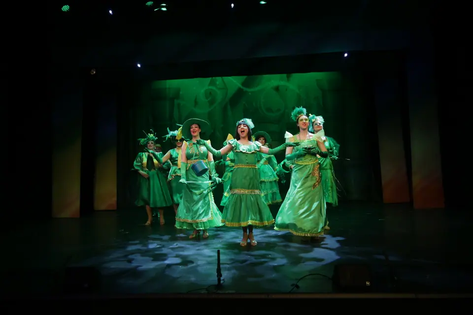 Willenhall Musical Theatre Company's 2025 production of The Wizard of Oz at Dormston Mill Theatre, Sedgley. Photograph 129 of 236.