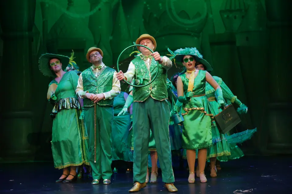 Willenhall Musical Theatre Company's 2025 production of The Wizard of Oz at Dormston Mill Theatre, Sedgley. Photograph 137 of 236.
