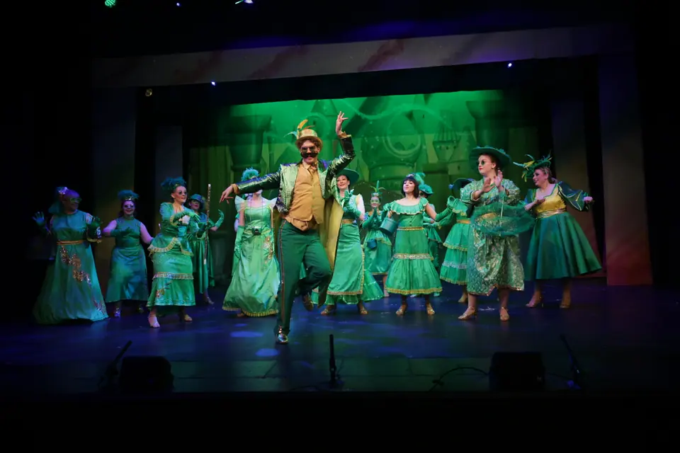 Willenhall Musical Theatre Company's 2025 production of The Wizard of Oz at Dormston Mill Theatre, Sedgley. Photograph 139 of 236.