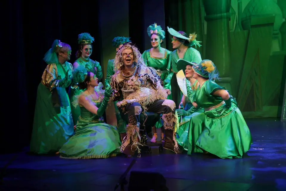 Willenhall Musical Theatre Company's 2025 production of The Wizard of Oz at Dormston Mill Theatre, Sedgley. Photograph 141 of 236.