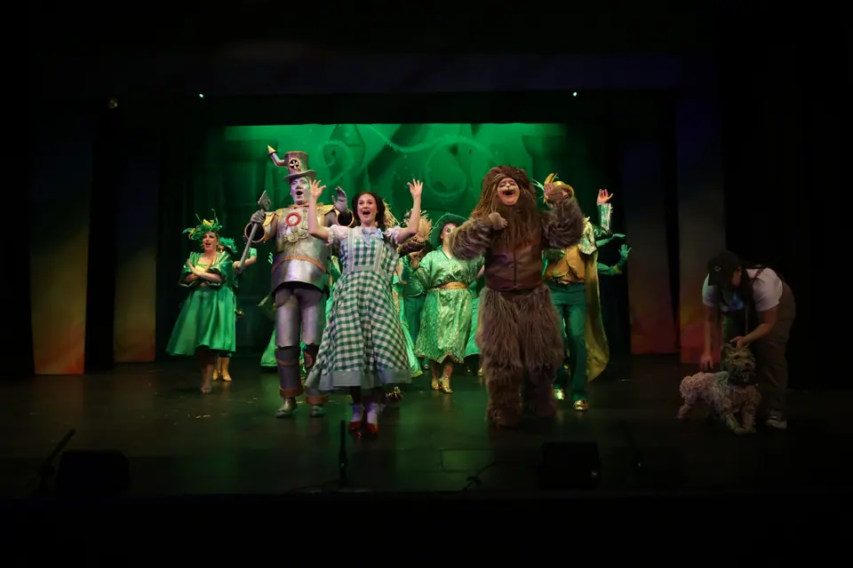 Willenhall Musical Theatre Company's 2025 production of The Wizard of Oz at Dormston Mill Theatre, Sedgley. Photograph 147 of 236.