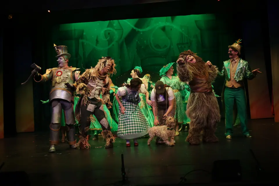 Willenhall Musical Theatre Company's 2025 production of The Wizard of Oz at Dormston Mill Theatre, Sedgley. Photograph 149 of 236.