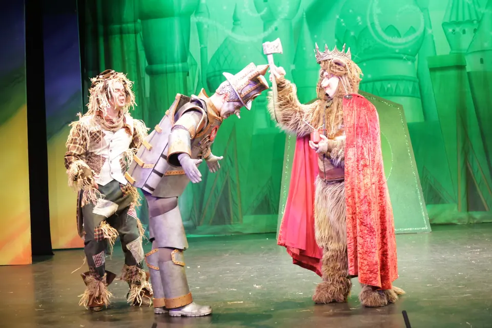 Willenhall Musical Theatre Company's 2025 production of The Wizard of Oz at Dormston Mill Theatre, Sedgley. Photograph 163 of 236.