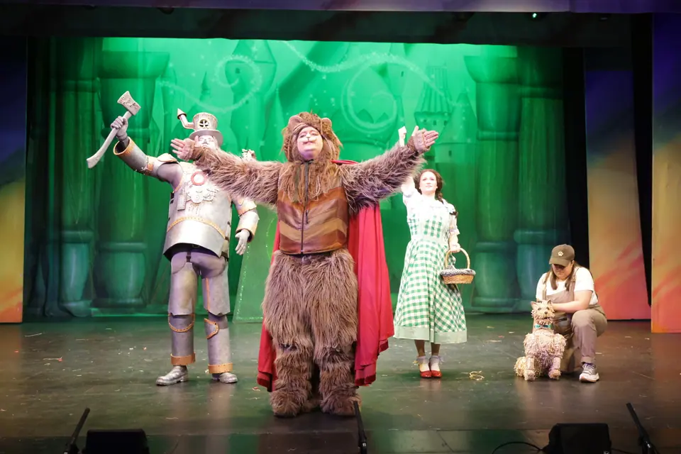 Willenhall Musical Theatre Company's 2025 production of The Wizard of Oz at Dormston Mill Theatre, Sedgley. Photograph 164 of 236.