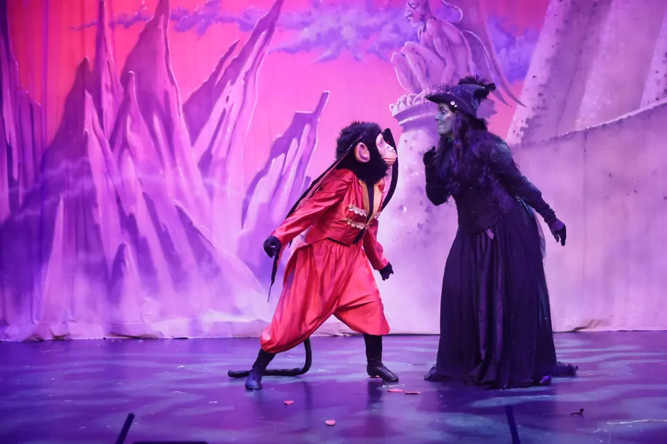 Willenhall Musical Theatre Company's 2025 production of The Wizard of Oz at Dormston Mill Theatre, Sedgley. Photograph 178 of 236.