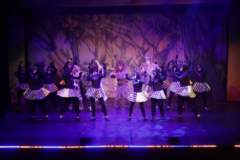 Willenhall Musical Theatre Company's 2025 production of The Wizard of Oz at Dormston Mill Theatre, Sedgley. Photograph 190 of 236.