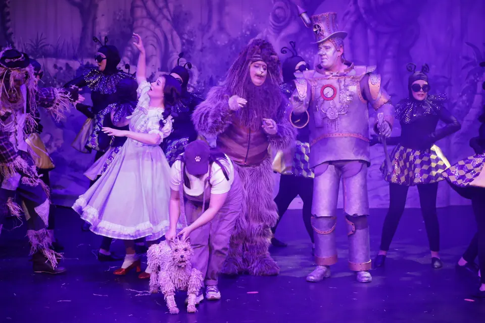 Willenhall Musical Theatre Company's 2025 production of The Wizard of Oz at Dormston Mill Theatre, Sedgley. Photograph 193 of 236.