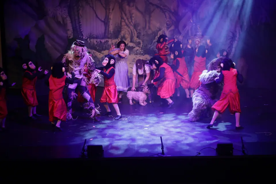Willenhall Musical Theatre Company's 2025 production of The Wizard of Oz at Dormston Mill Theatre, Sedgley. Photograph 195 of 236.