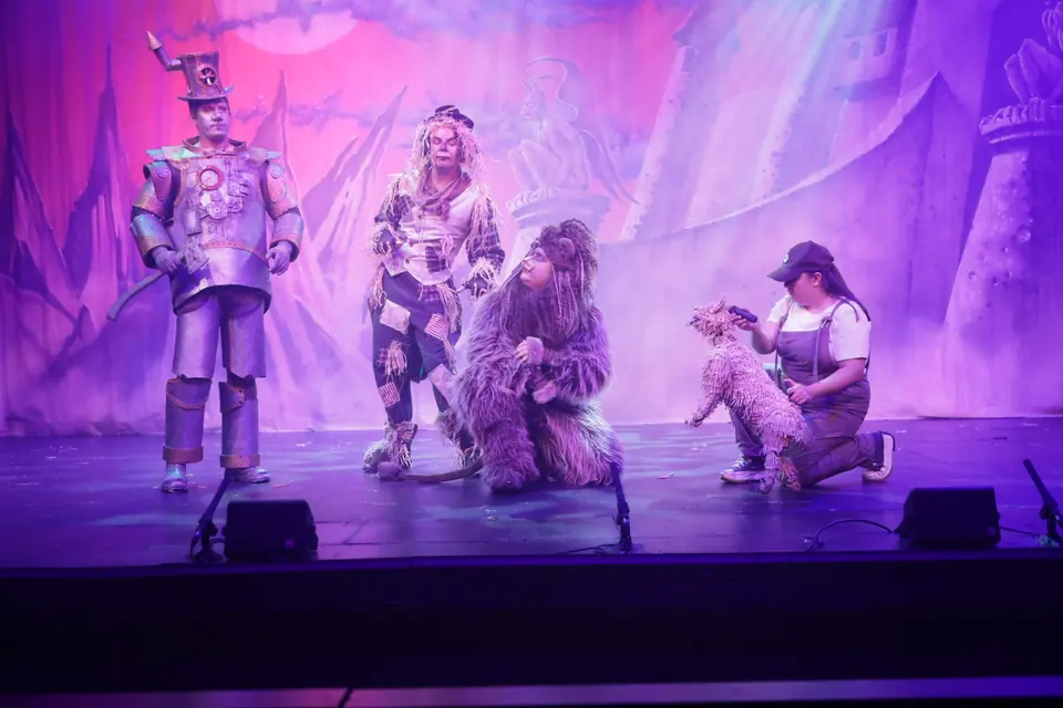 Willenhall Musical Theatre Company's 2025 production of The Wizard of Oz at Dormston Mill Theatre, Sedgley. Photograph 202 of 236.