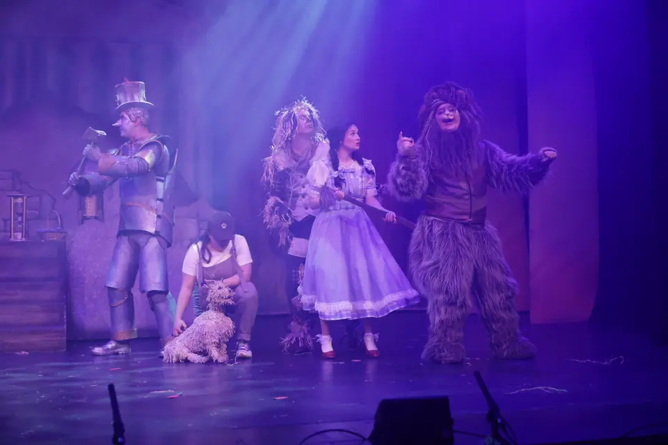 Willenhall Musical Theatre Company's 2025 production of The Wizard of Oz at Dormston Mill Theatre, Sedgley. Photograph 208 of 236.