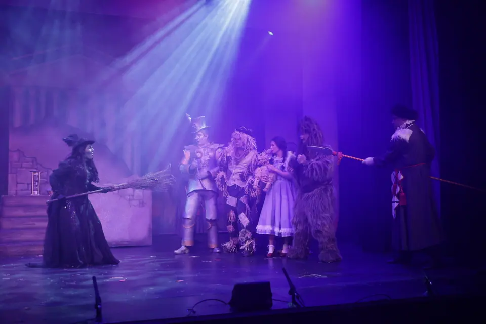 Willenhall Musical Theatre Company's 2025 production of The Wizard of Oz at Dormston Mill Theatre, Sedgley. Photograph 209 of 236.