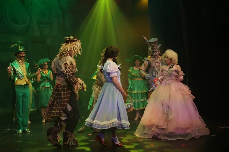Willenhall Musical Theatre Company's 2025 production of The Wizard of Oz at Dormston Mill Theatre, Sedgley. Photograph 225 of 236.