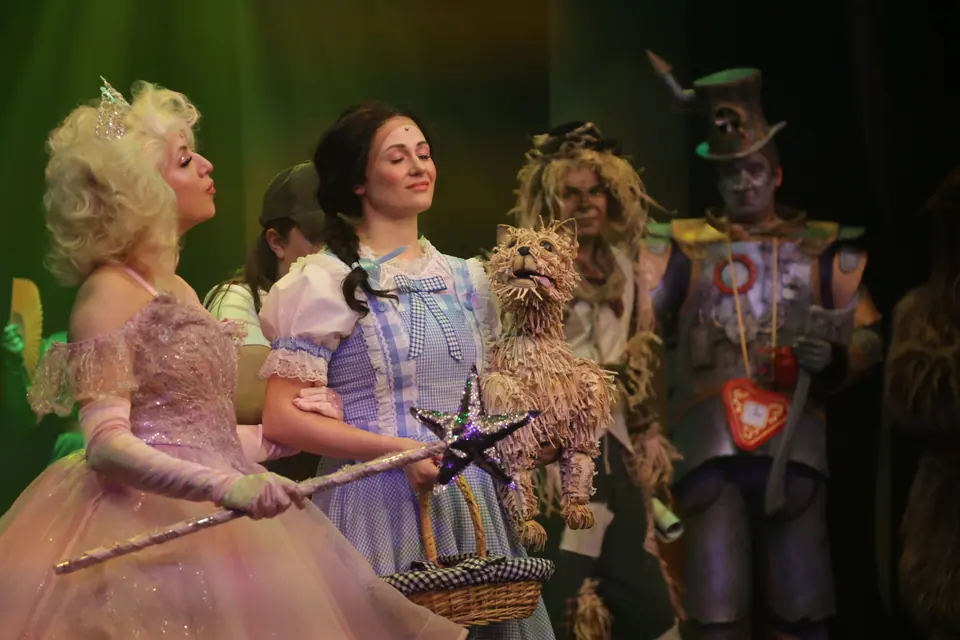 Willenhall Musical Theatre Company's 2025 production of The Wizard of Oz at Dormston Mill Theatre, Sedgley. Photograph 229 of 236.