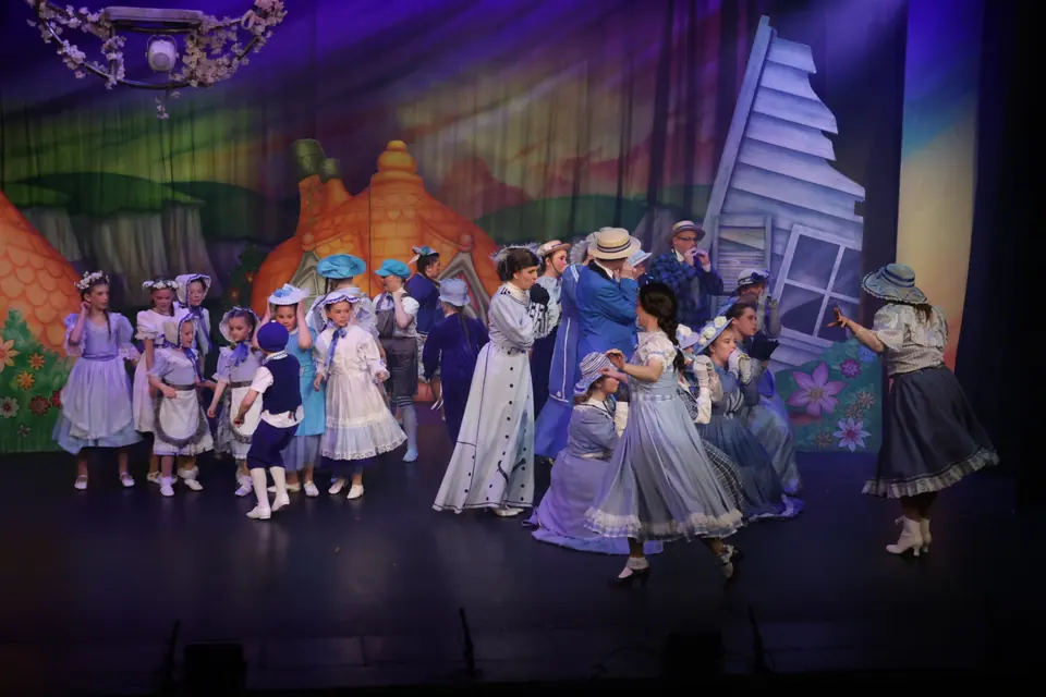 Willenhall Musical Theatre Company's 2025 production of The Wizard of Oz at Dormston Mill Theatre, Sedgley. Photograph 41 of 236.
