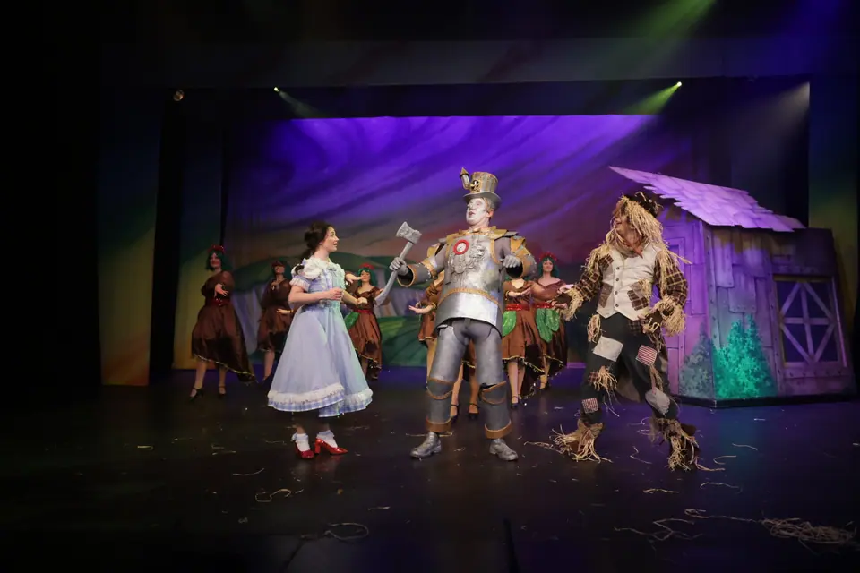 Willenhall Musical Theatre Company's 2025 production of The Wizard of Oz at Dormston Mill Theatre, Sedgley. Photograph 87 of 236.