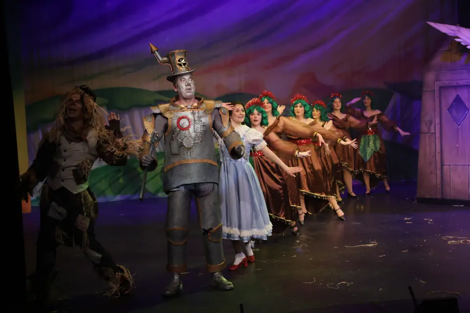 Willenhall Musical Theatre Company's 2025 production of The Wizard of Oz at Dormston Mill Theatre, Sedgley. Photograph 89 of 236.