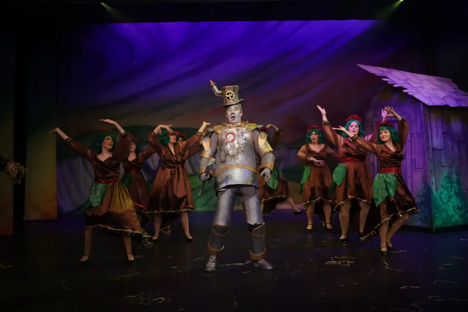 Willenhall Musical Theatre Company's 2025 production of The Wizard of Oz at Dormston Mill Theatre, Sedgley. Photograph 90 of 236.