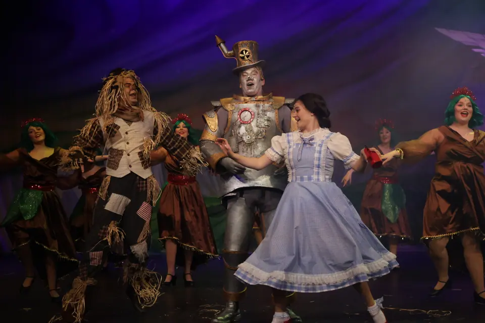 Willenhall Musical Theatre Company's 2025 production of The Wizard of Oz at Dormston Mill Theatre, Sedgley. Photograph 93 of 236.