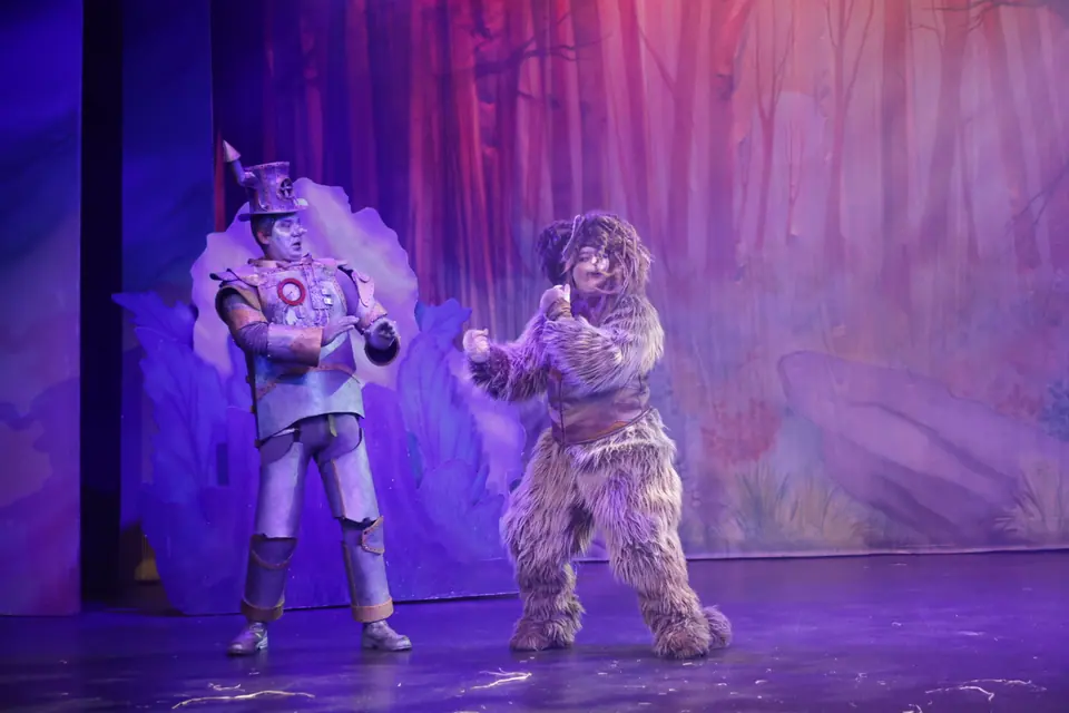 Willenhall Musical Theatre Company's 2025 production of The Wizard of Oz at Dormston Mill Theatre, Sedgley. Photograph 99 of 236.