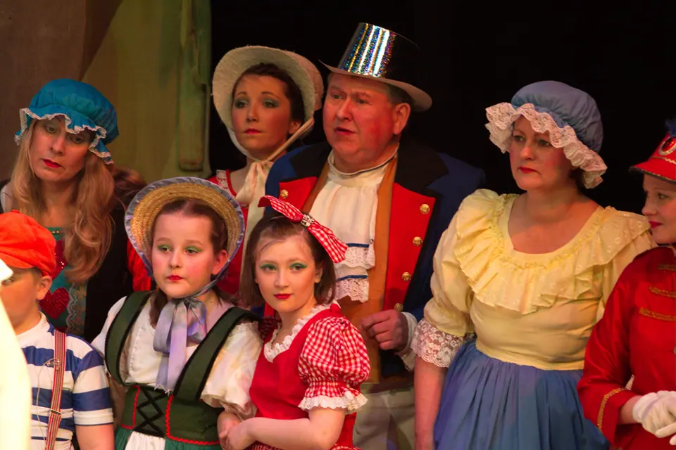 Willenhall Musical Theatre Company's 2012 production of Wizard of Oz. Photograph 18 of 30.