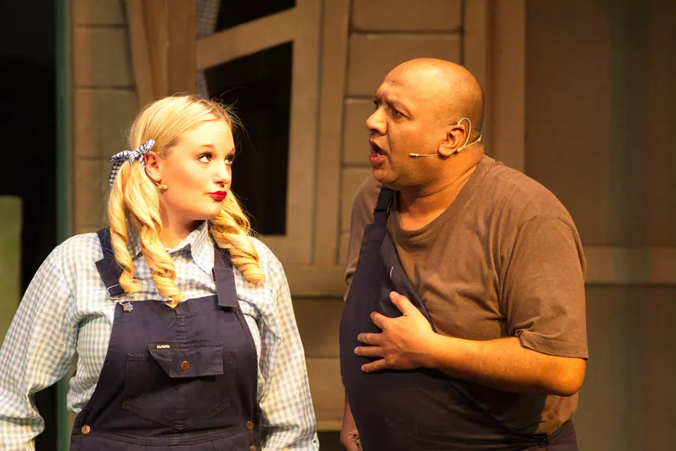 Willenhall Musical Theatre Company's 2012 production of Wizard of Oz. Photograph 27 of 30.