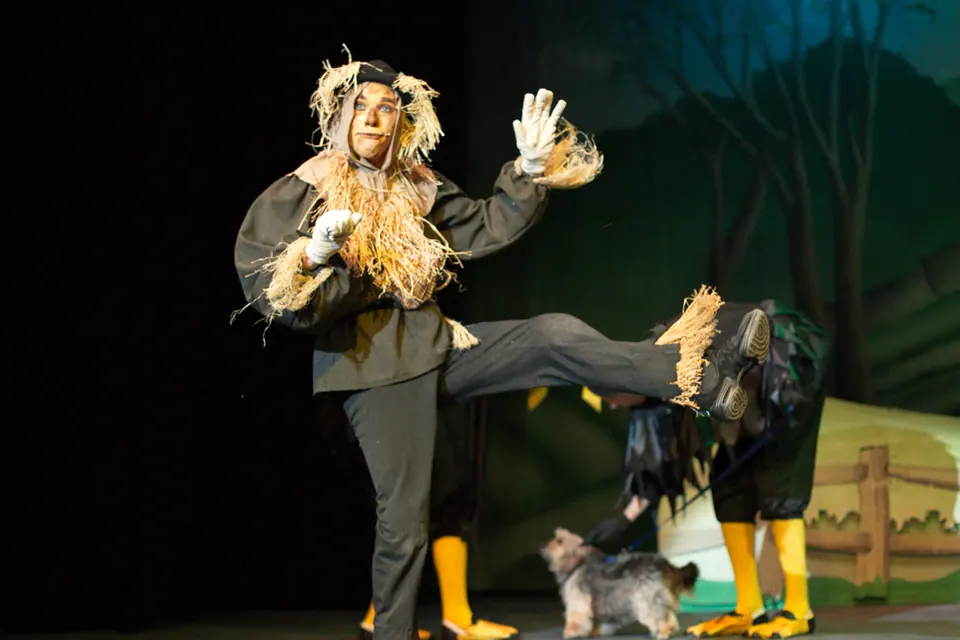 Willenhall Musical Theatre Company's 2012 production of Wizard of Oz at Dormston Mill Theatre, Sedgley. Photograph 43 of 74.