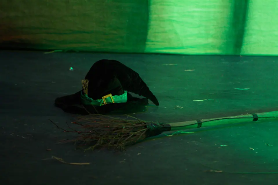 Willenhall Musical Theatre Company's 2012 production of Wizard of Oz at Dormston Mill Theatre, Sedgley. Photograph 60 of 74.